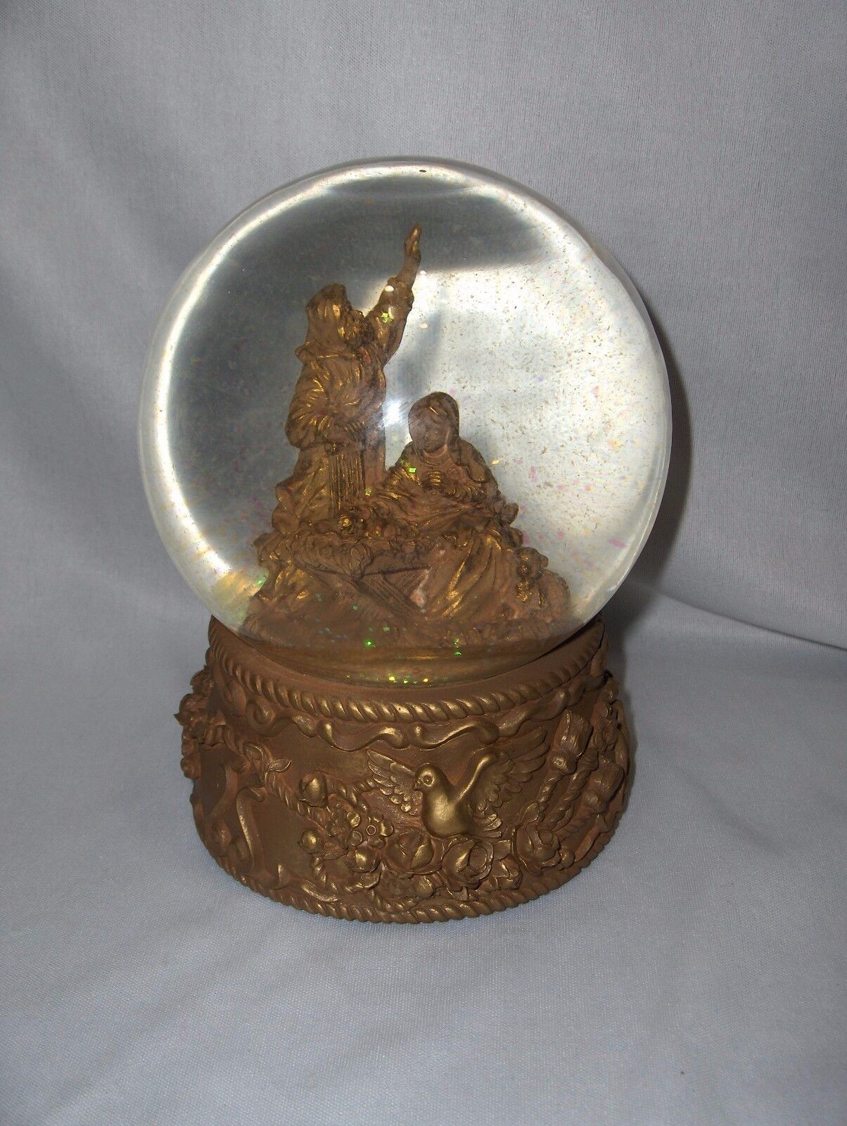 Vintage Gold Nativity Silent Night Joseph Mary Baby Jesus Music Box Snow Globe 