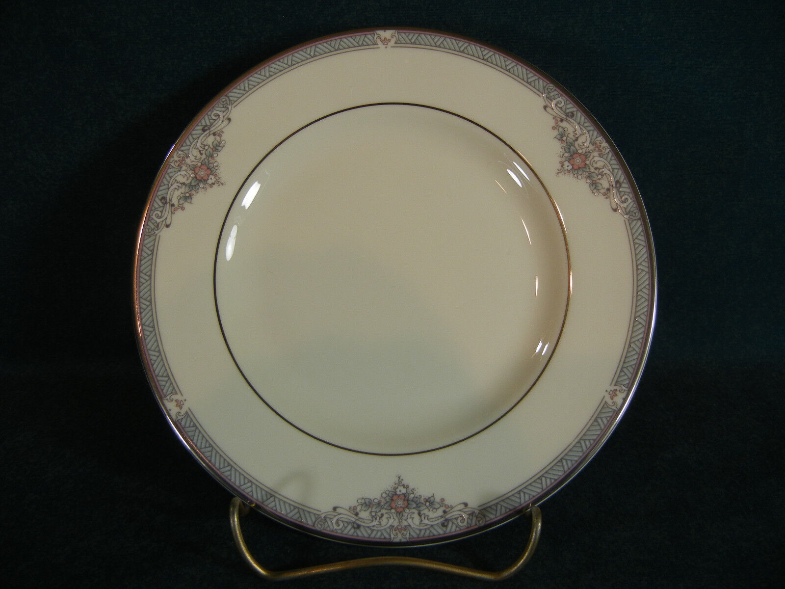Royal Doulton Jillian H5193 Bread and Butter Plate(s)