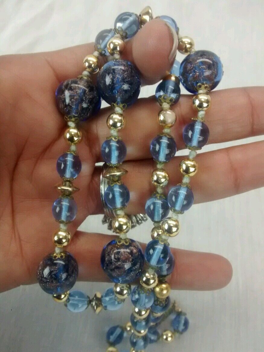 Pretty  vintage Italian murano copper foil blue  art glass necklace 