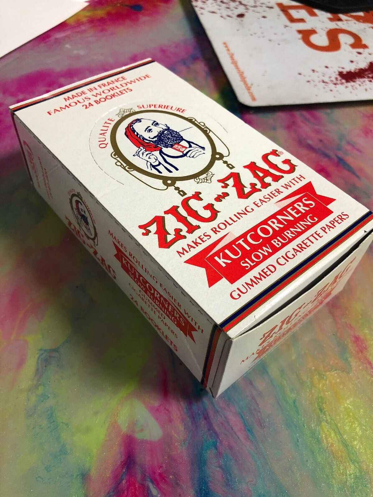 Zig Zag Cigarette Rolling Papers 24 Packs/Box/ 32 Papers Per Pack- Kutcorners