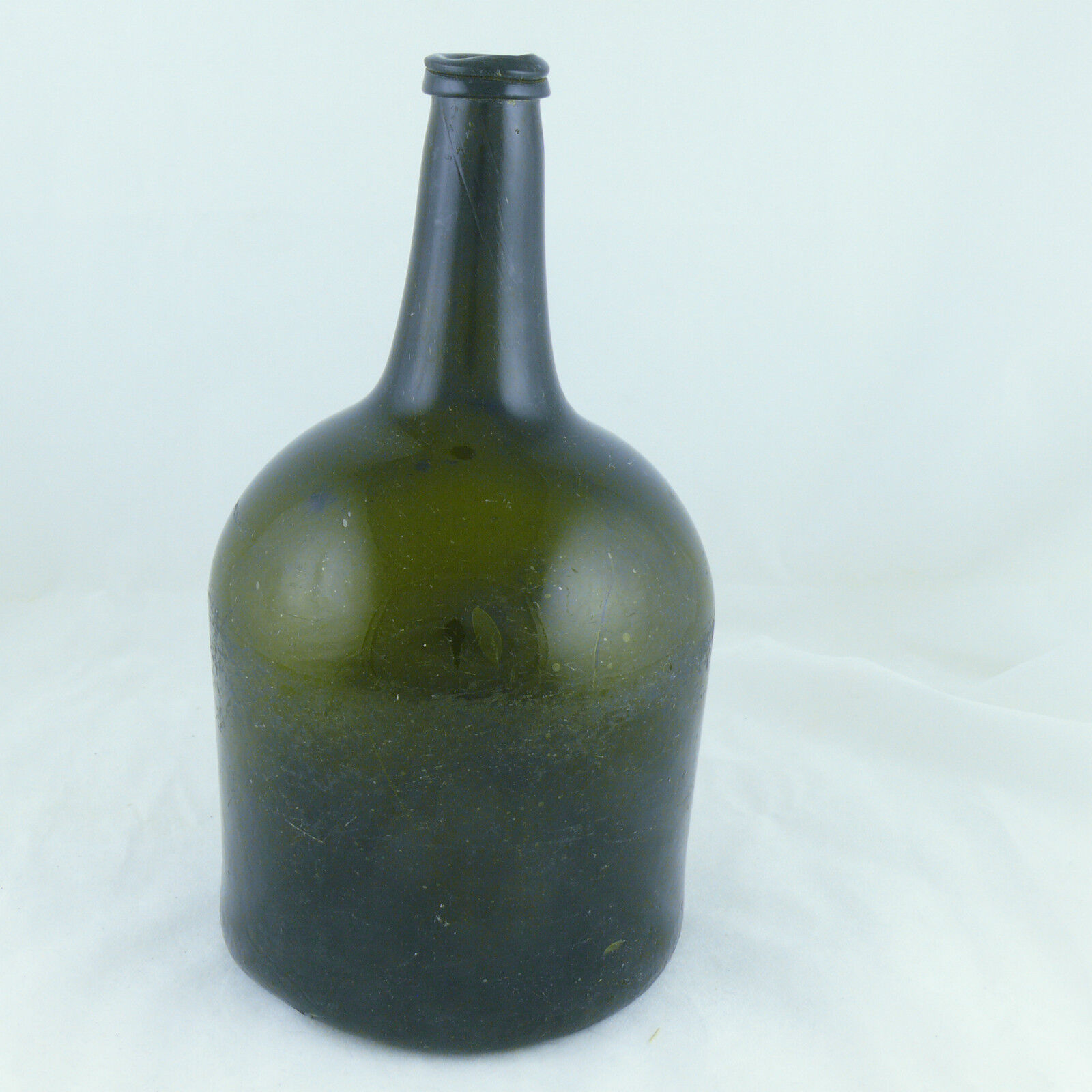 1730-1770 AMERICAN OR ENGLISH MAGNUM MALLET BLACK GLASS WINE BOTTLE