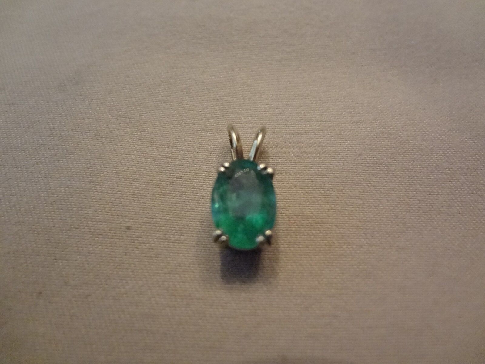 14 KT YELLOW GOLD PENDANT HOLDS  ABOUT 2 CARAT REAL EMERALD STONE-- BEAUTIFUL ST