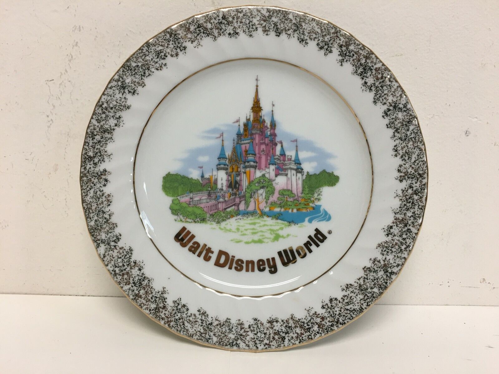 Vintage Disneyland Walt Disney World Souvenir 6-1/2\