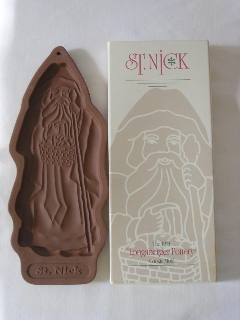 1993 LONGABERGER POTTERY ST. NICK UNUSED COOKIE MOLD, RECIPE CARD AND BOX