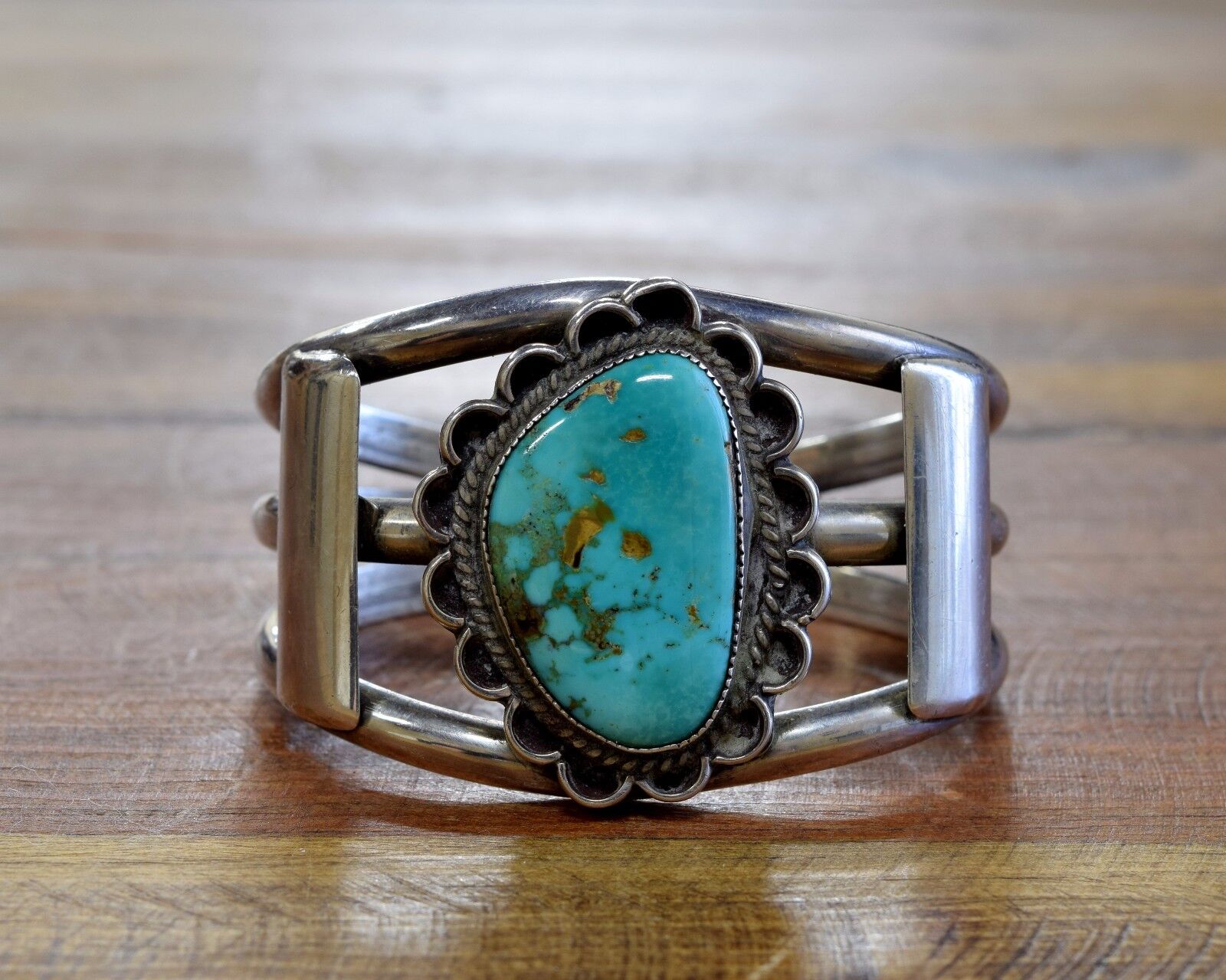 Vintage Navajo Turquoise Sterling Silver Cuff Bracelet+
