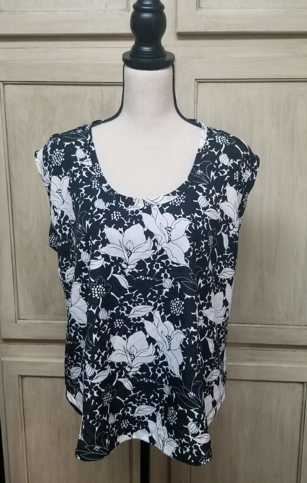 J. Crew Top Womens Size 14 Style F1057 Black And White Floral 
