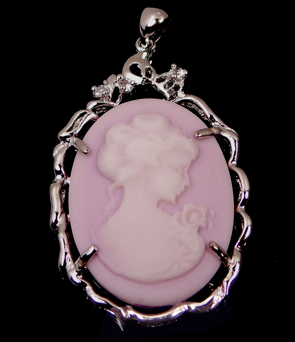 Victorian Style Lady Queen Cameo Pendant Silver Plated Resin - Lavender