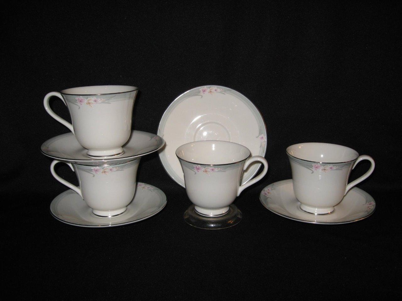 ROYAL DOULTON VOGUE COLLECTION SOPHISTICATION TC 1157 FOOTED CUPS & SAUCERS - 4
