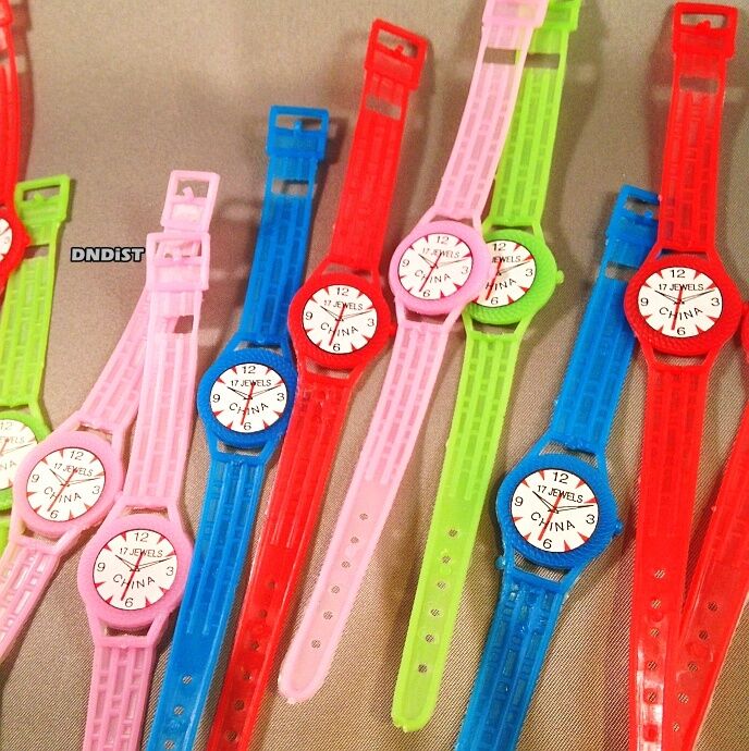 Lot of 65 Toy PLaStiC Wrist Watches colorful party favors carnival prize teacher