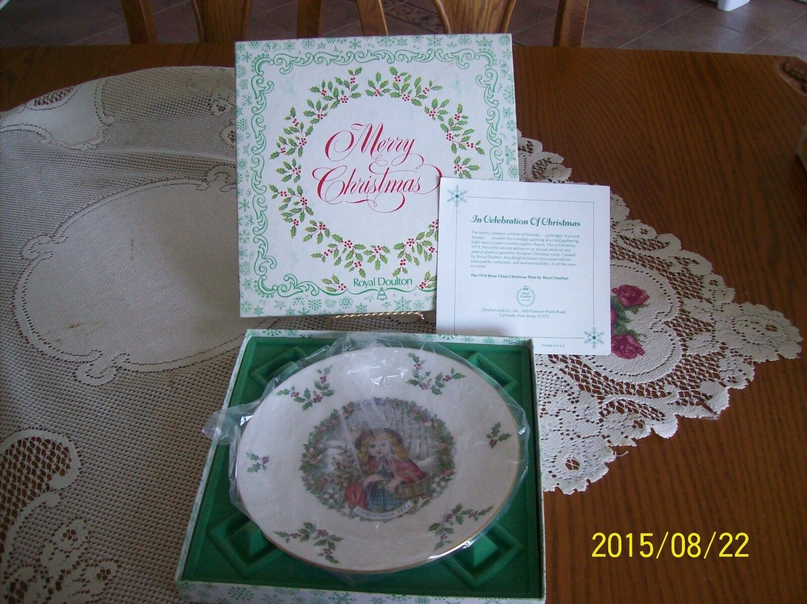 Royal Doulton 1978 Vintage Bone China Christmas Plate With COA & Original Box