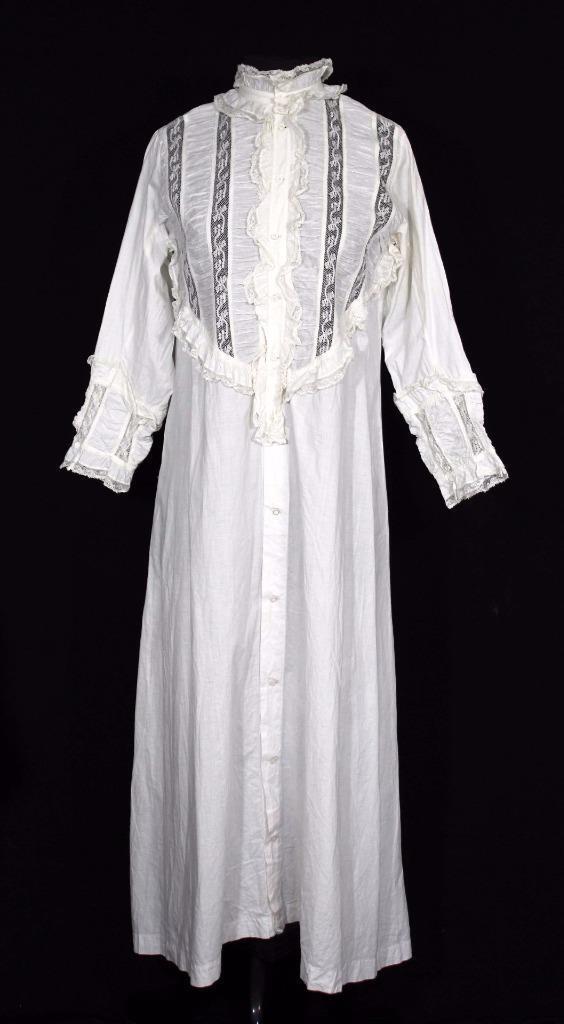 VERY RARE ANTIQUE EDWARDIAN OFF WHITE COTTON & LACE NIGHT GOWN SIZE SMALL