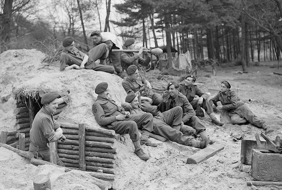 WW2  Photo WWII British Royal Marine Commandos Germany 45  World War Two / 1582