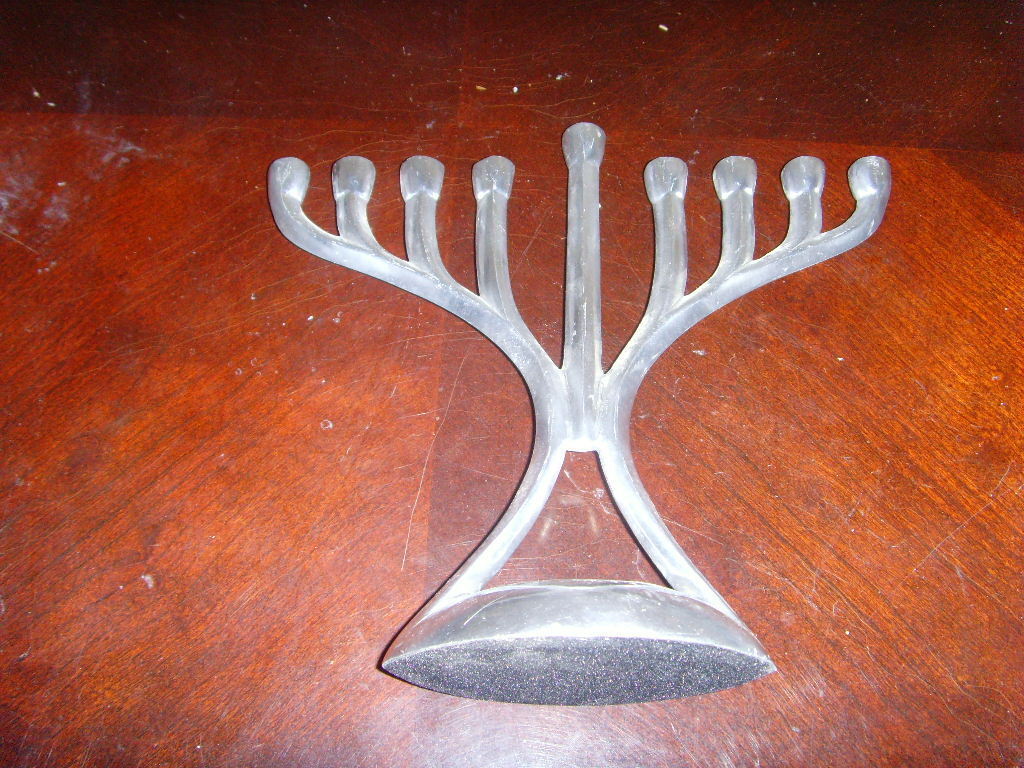Vintage Silvertone metal Hanukkah Menorah Jewish Judaica Hebrew candelabra 48633