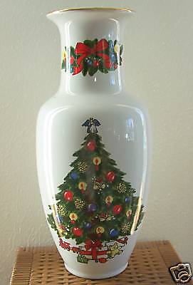 VINTAGE MOUNT CLEMENS Pottery Tall CHRISTMAS Porcelain Vase 10\