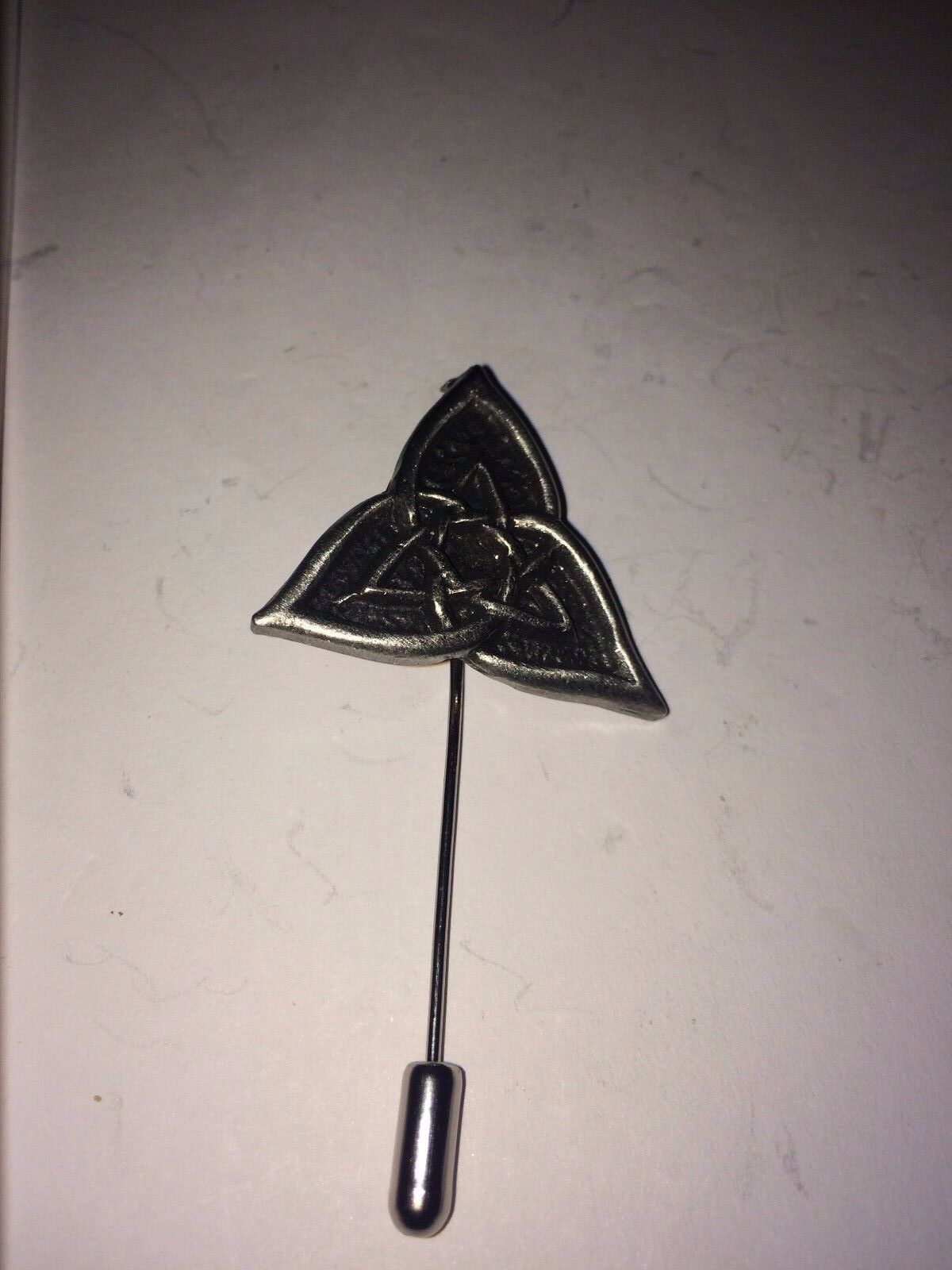   CELTIC TRIANGLE DR55 Fine English Pewter on a tie stick pin Hat Scarf
