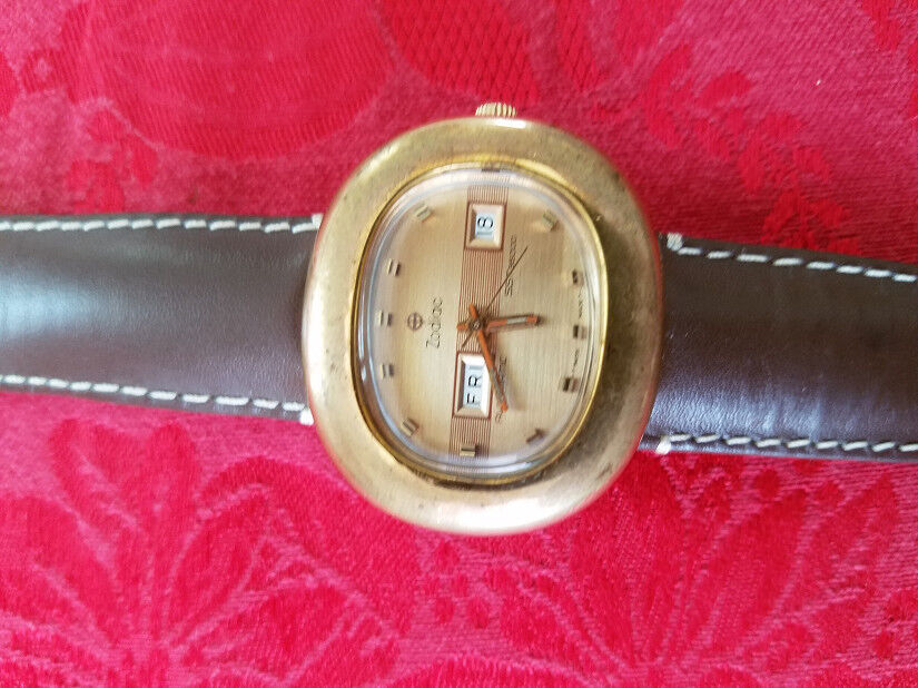 Zodiac Men\'s Vintage SST 36000 Automatic Swiss Wrist Watch