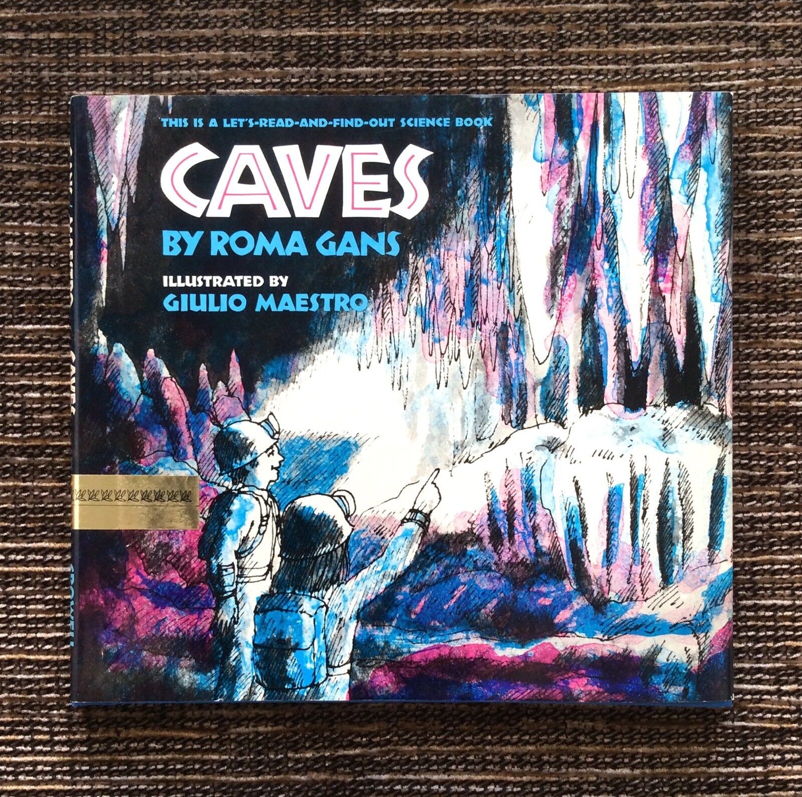 VERY RARE SIGNED 1st Edition VINTAGE 1976 Caves by Roma Gans, Hardcover