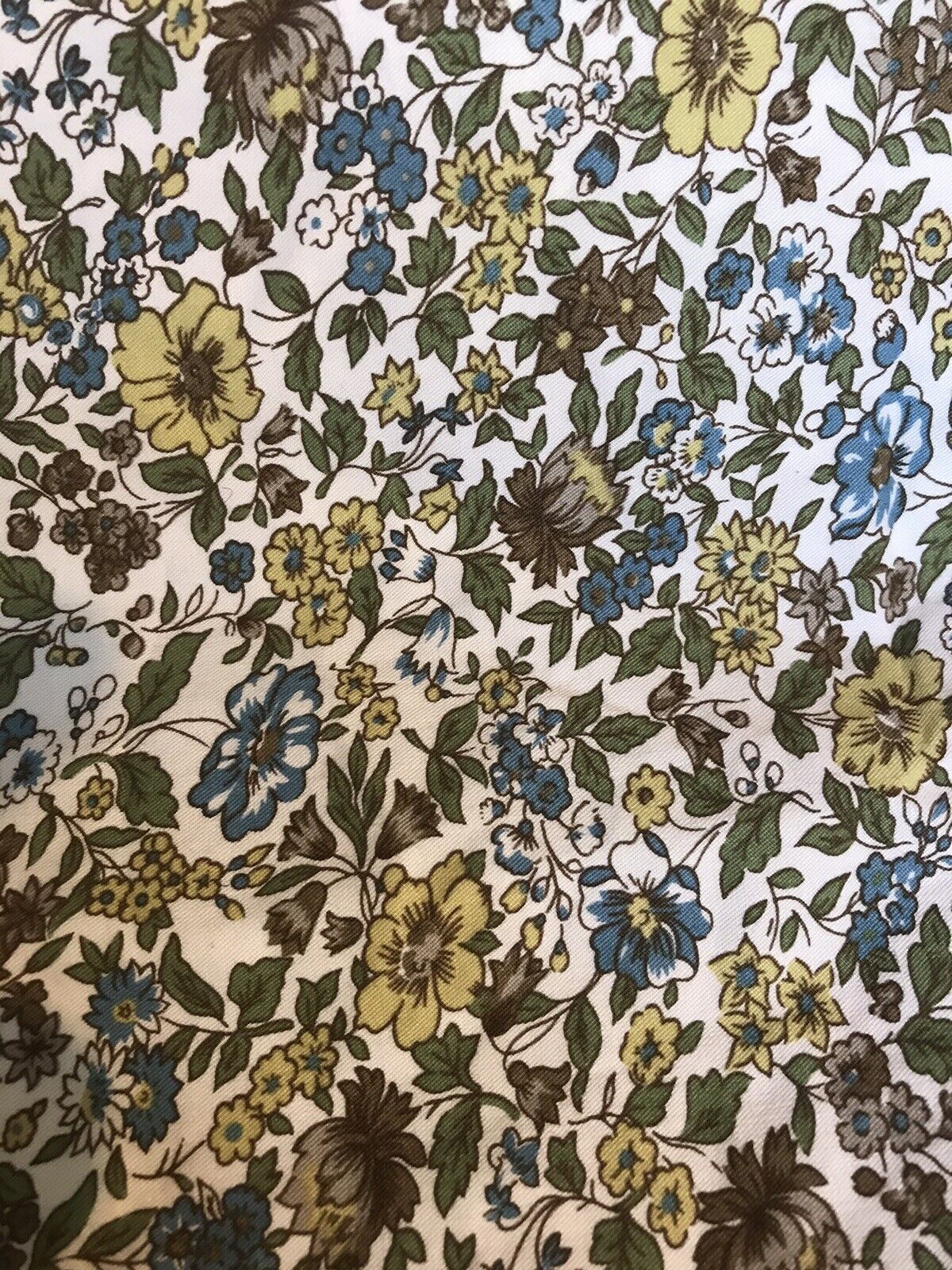 31” Small Fall Colors Flowers Prairie Look Quilting Wt. 60” W Fabric