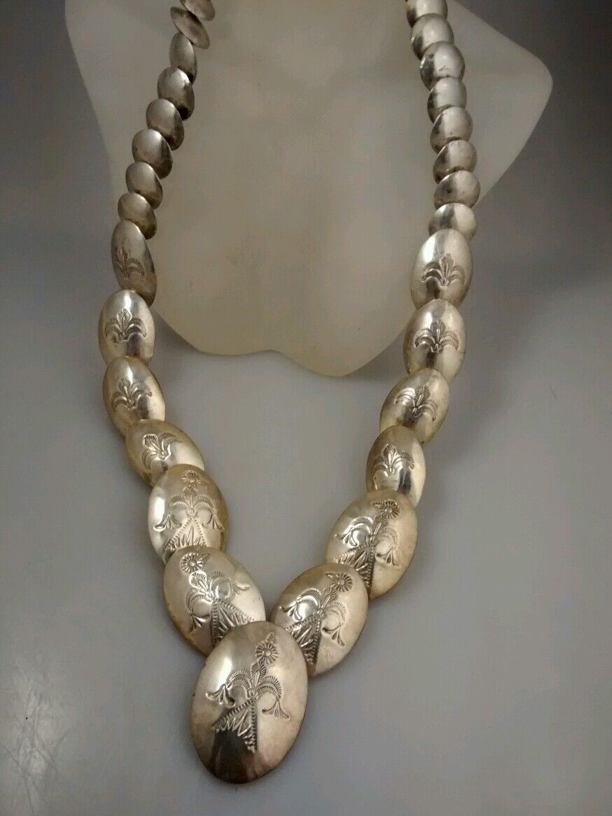 Pretty vintage Native American Navajo DSC sterling stamp beads necklace 