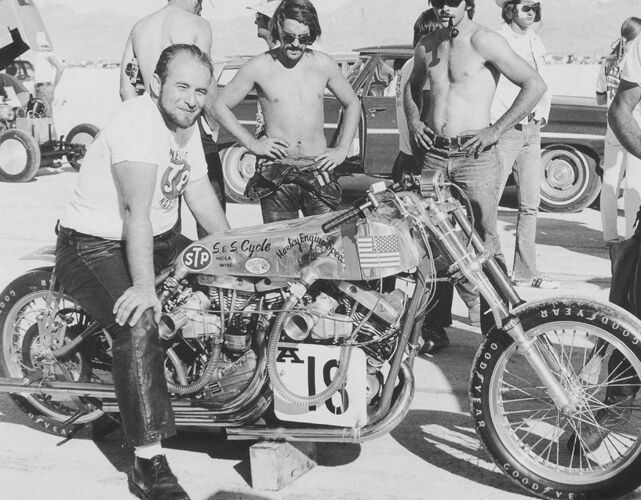 Harley-Davidson twin engine recordmachine & Bob George - 1960s - motorcycle 