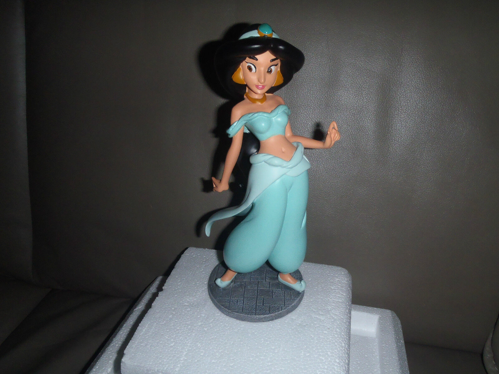 Extremely Rare Walt Disney Aladdin Yasmine Classic Figurine Statue