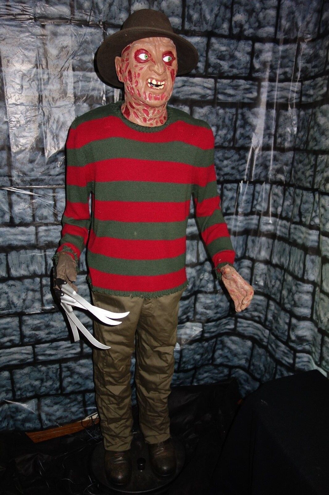 Original Elm Street 6' Freddy Krueger Animated Halloween Lifesize Gemmy Prop 