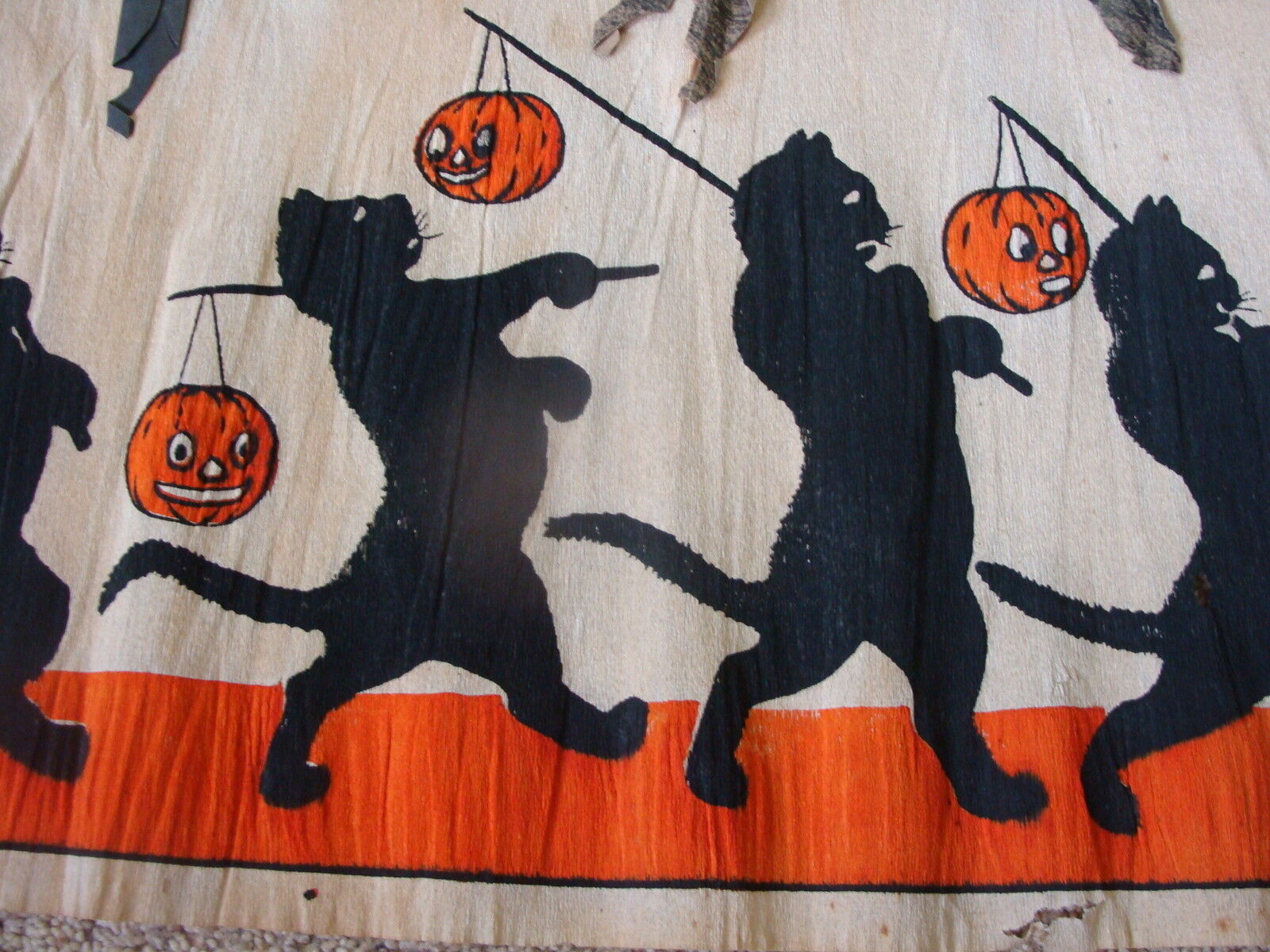 early HALLOWEEN CREPE PAPER CAT PARADE 20 1/4 X 55\