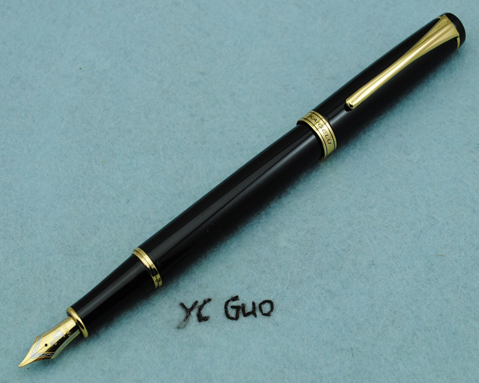 Kaigelu (kangaroo) 382 Black Fountain Pen Medium Nib Without Box