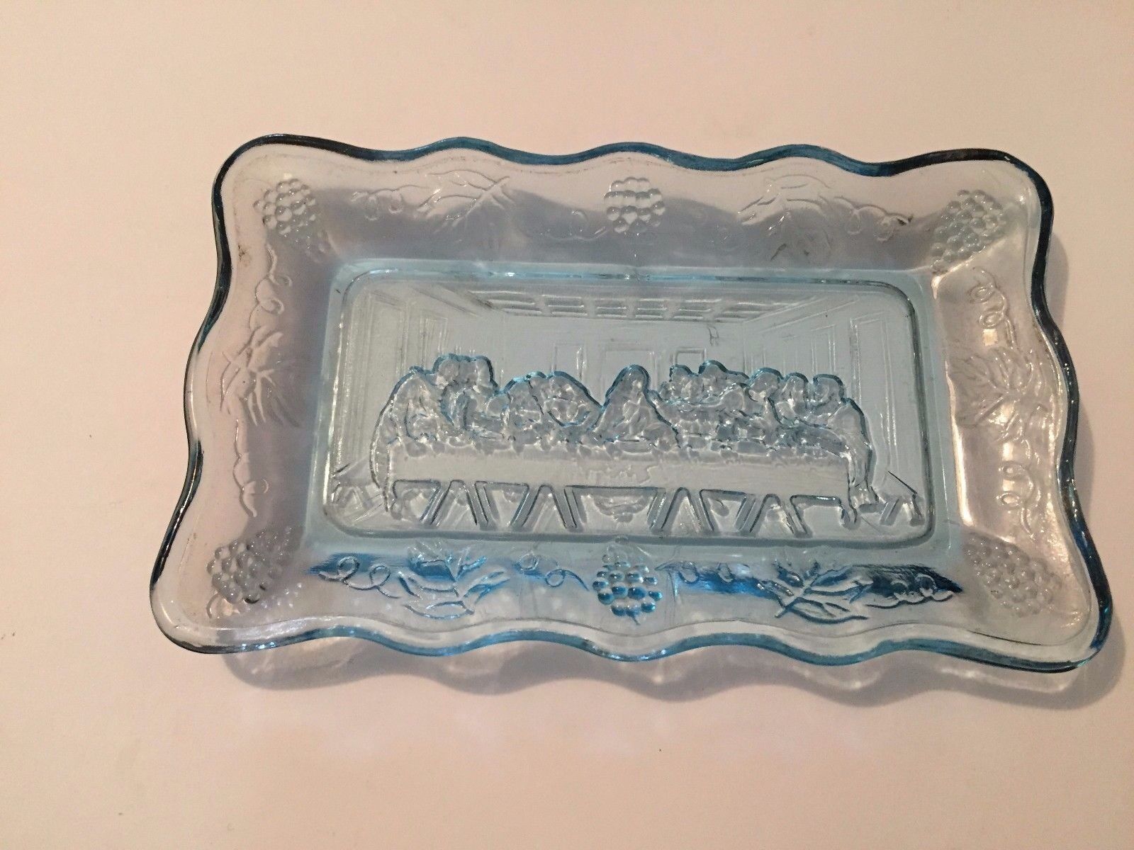 TIARA INDIANA GLASS ~ LORD\'S LAST SUPPER SMALL TRAY  PLATE ~ LT BLUE