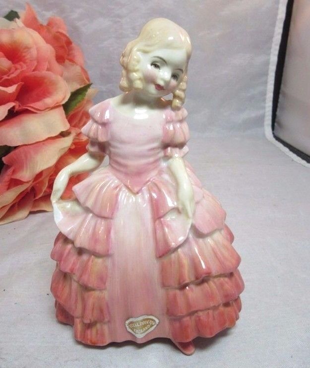 Vtg Royal Doulton porcelain ROSE figurine. HN1368