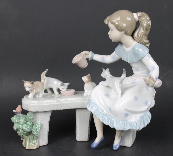 LLADRO PORCELAIN MEAL TIME GIRL w/ CATS CAT KITTEN KITTENS GLAZED FIGURINE 6109