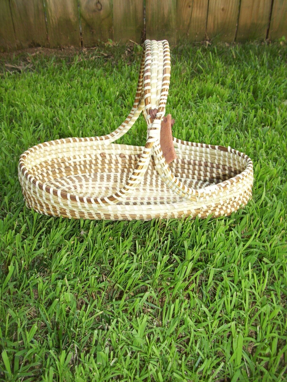 Oval Sweetgrass Cross Handle Basket  ( LOOK & SEE)