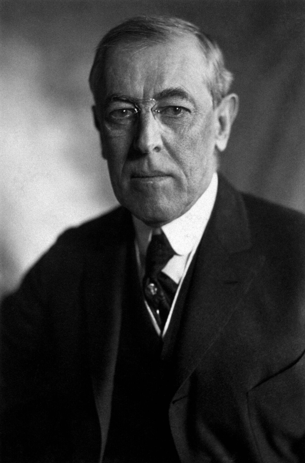 Woodrow Wilson Historical Photograph (1919) US President-17\