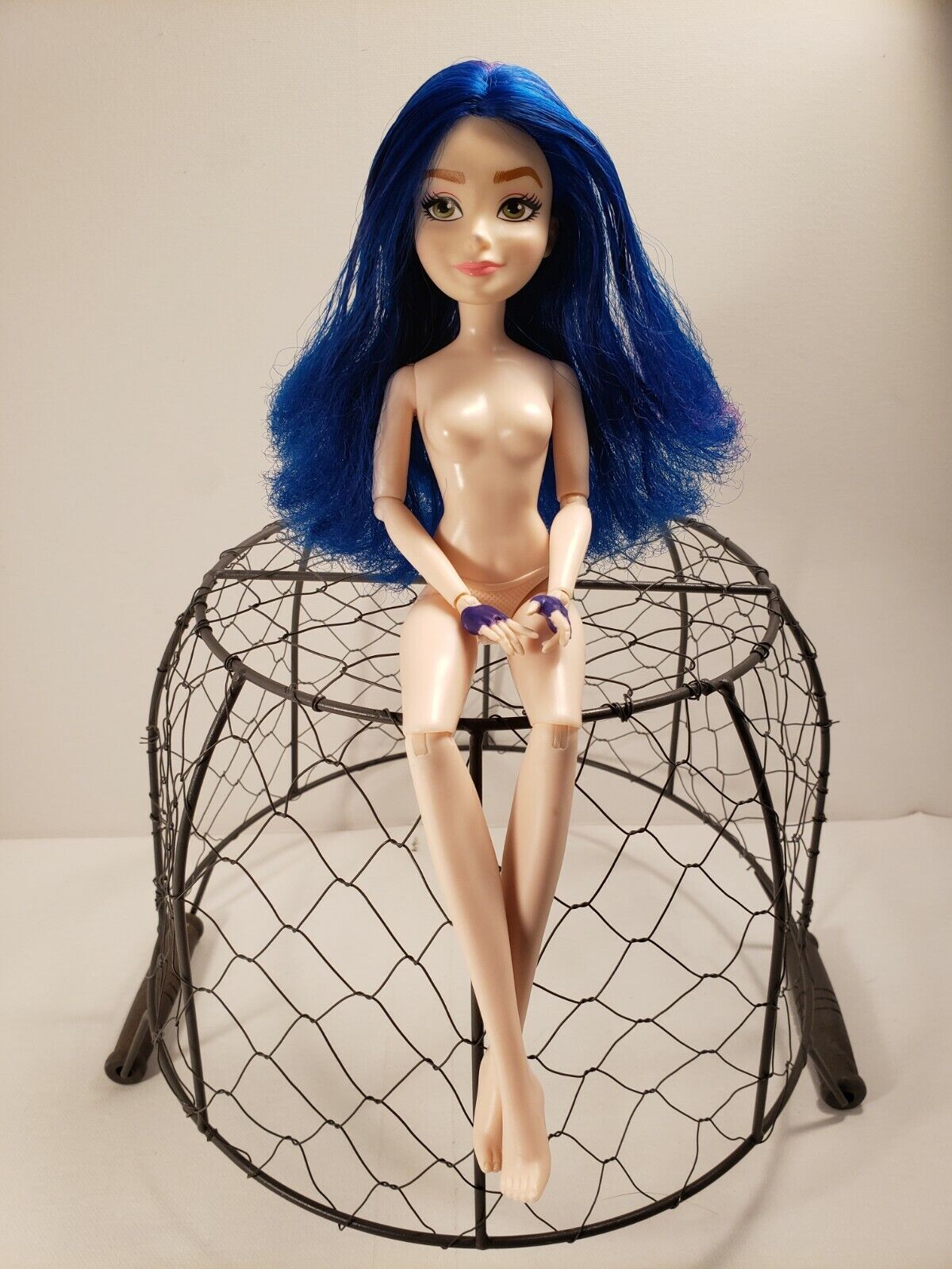 Evie Hasbro Disney Descendants 2 Isle of the Lost 11 Inch Doll Figure #E6080