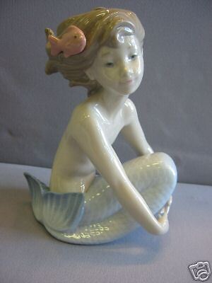 MERMAID SITTING SEA GIRL MAIDEN WITH FISH PORCELAIN FIGURE NAO BY LLADRO   1459