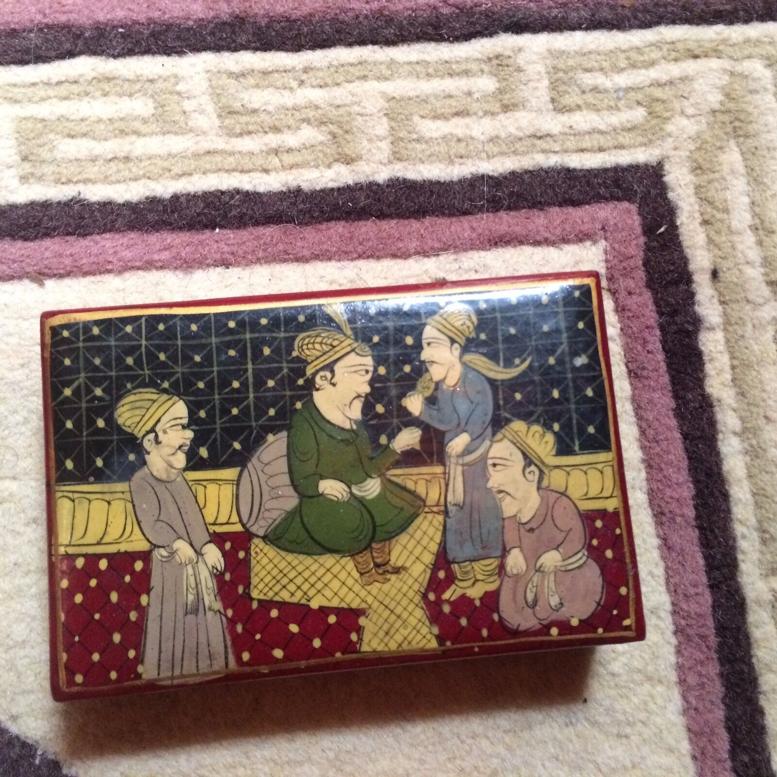 Vintage Persian paper mache laquer hand painted trinket box 4-1/2 X 3 x 1\
