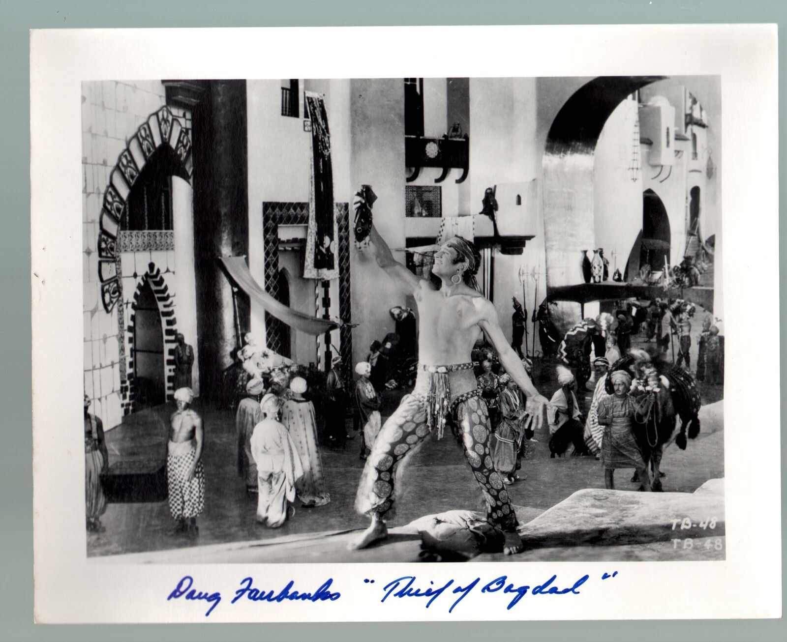 Thief Of Bagdad- Douglas Fairbanks-8x10-Promo-B&W-Still-FN