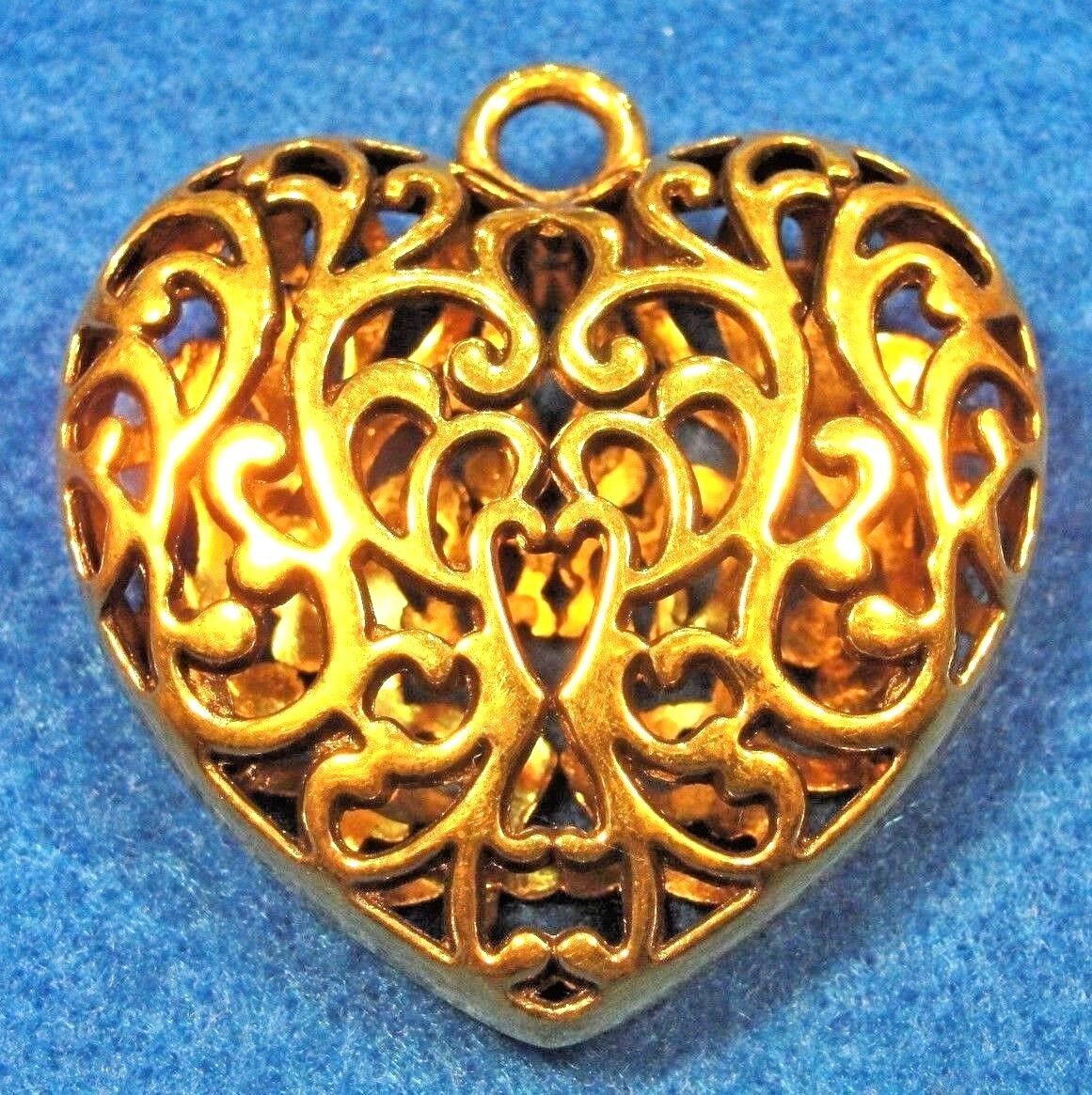 10Pcs. WHOLESALE Tibetan Antique Gold HEART Huge Pendants BEAUTIFUL Q0640
