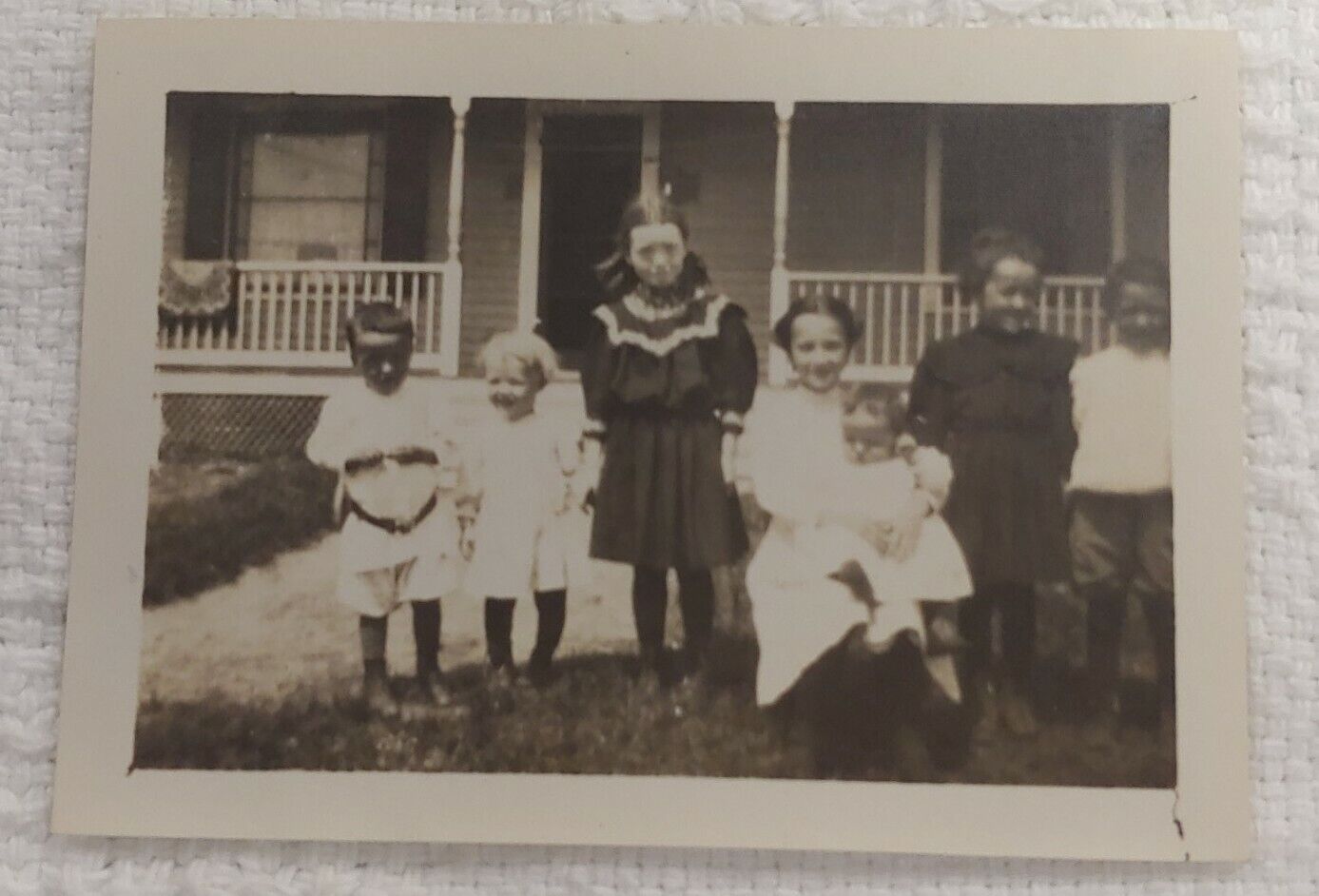 Antique Paper Photo - A big crew of 7 Children in the Front Yard