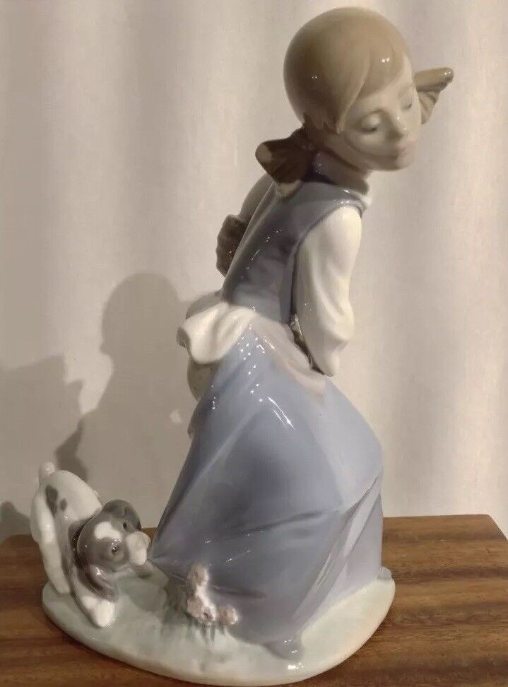 Lladro 4982 Retired Glazed Porcelain Figure Naughty Dog Daisa Pulling Girl Skirt