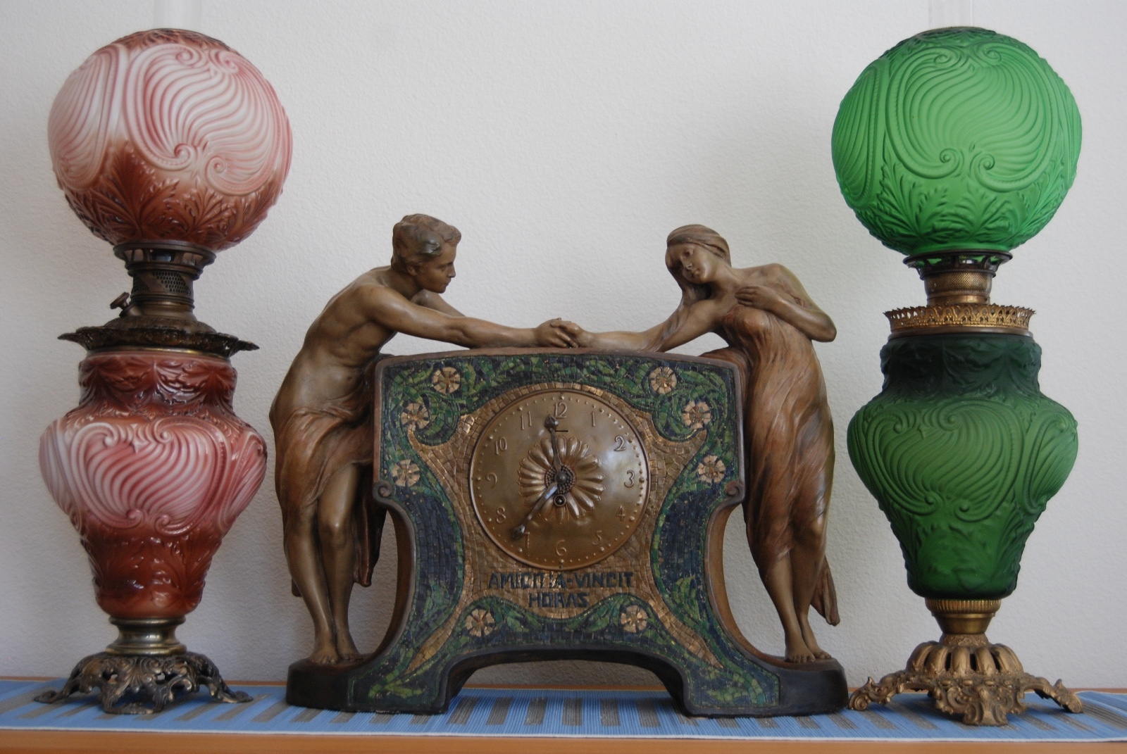 ANTIQUE ARTS CRAFTS OIL KEROSENE ART NOUVEAU DECO GWTW VICTORIAN OLD GLASS LAMP ANTIQUE ARTS CRAFTS OIL KEROSENE ART NOUVEAU DECO GWTW VICTORIAN OLD GLASS LAMP