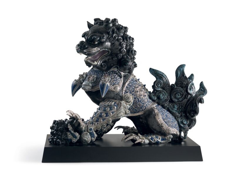 Lladro Guardian Lioness Sculpture. Black. Limited Edition 01001994 Lladro Guardian Lioness Sculpture. Black. Limited Edition 01001994