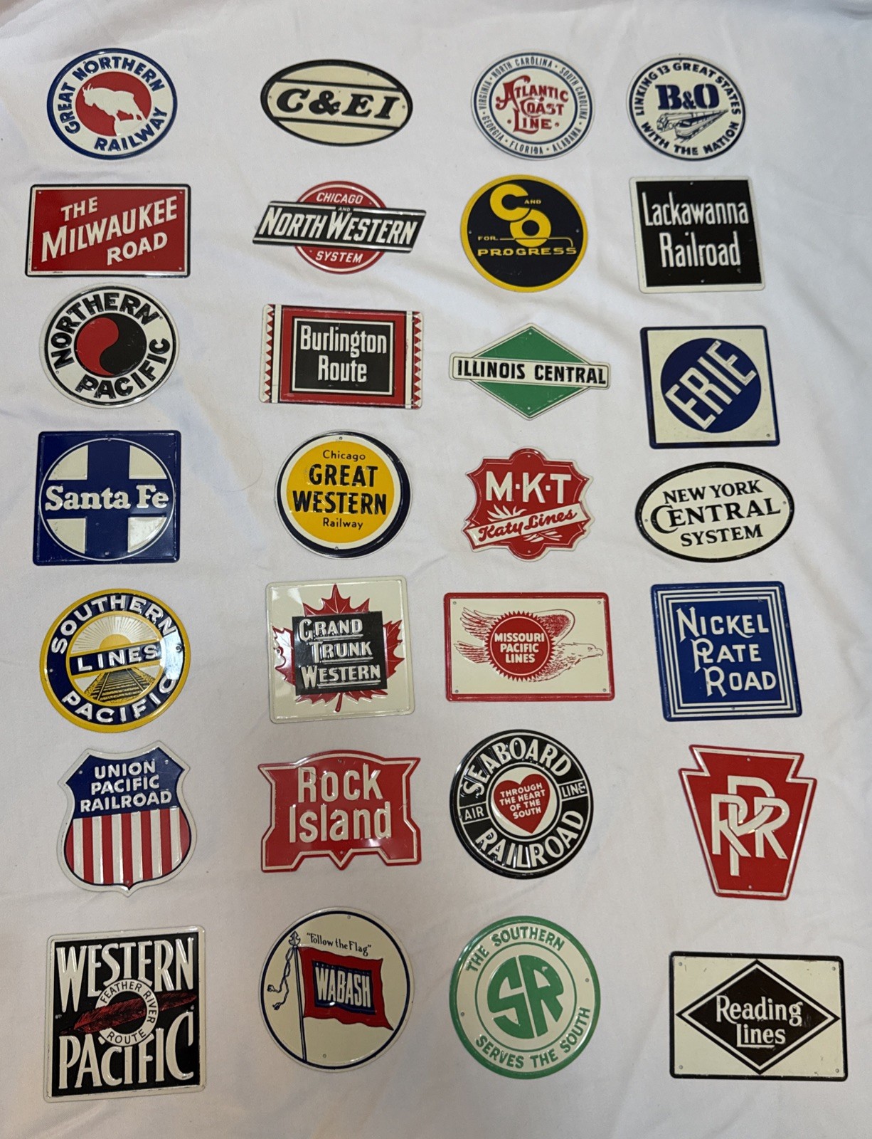 Complete Set 28 Vintage 1954-55 Post Sugar Crisp Railroad Tin Emblems RARE C&O 