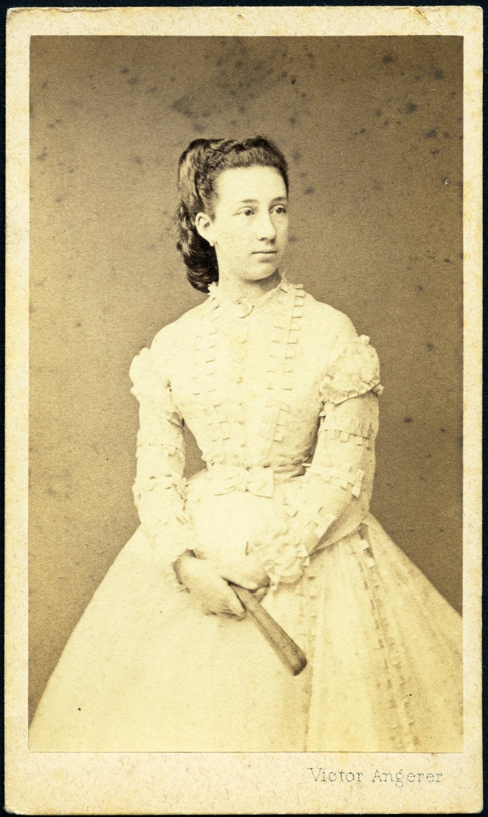 Maria (?) von Wenckheim, actress, fan, Vienna by Victor Angerer, antique CDV, , Maria (?) von Wenckheim, actress, fan, Vienna by Victor Angerer, antique CDV, ,