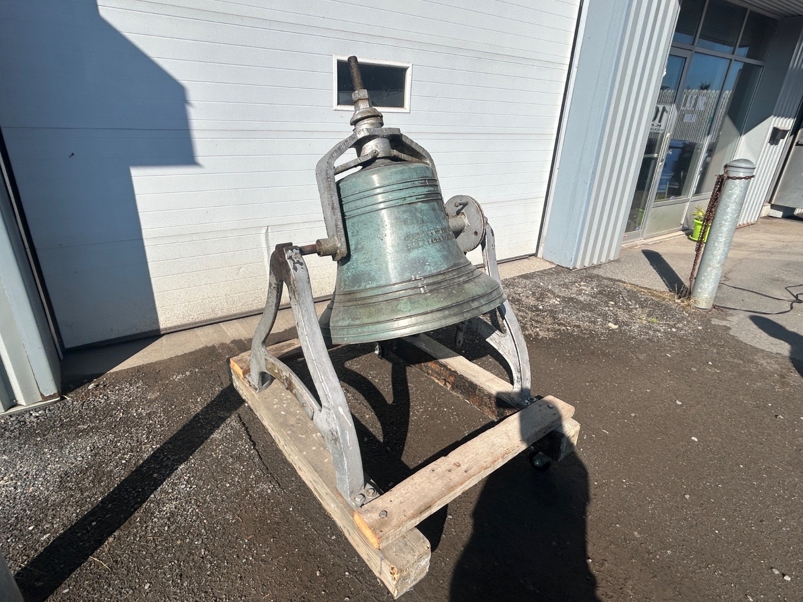 Large 1909 ''MC SHANE BELL FOUNDRY'' church bronze / brass bell Large 1909 ''MC SHANE BELL FOUNDRY'' church bronze / brass bell