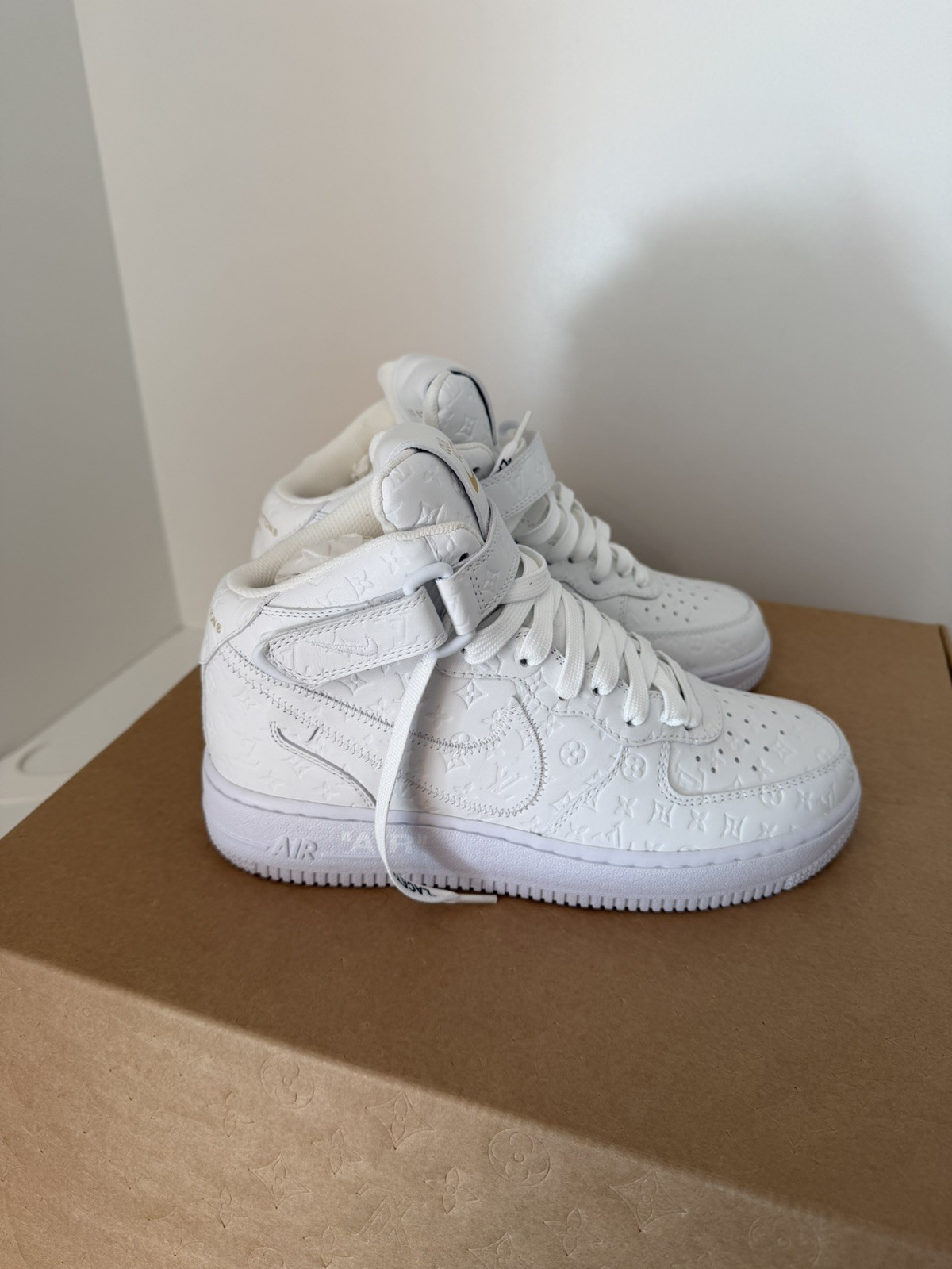 Louis Vuitton X Nike Air Force 1 Mid Sneakers BNWT W Receipt Triple White 6.5US