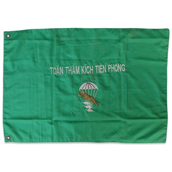 WARTIME LLDB / SOUTH VIETNAMESE SPECIAL FORCES FLAG (APFB-1025)