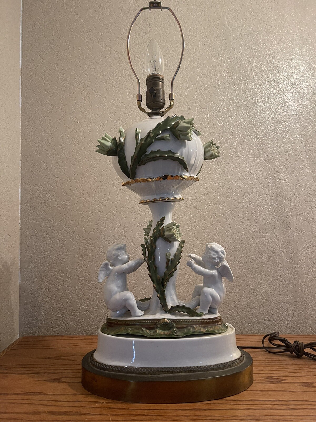 EXTREMELY RARE ANTIQUE MOORE BROS. PORCELAIN CHERUB LAMP EXTREMELY RARE ANTIQUE MOORE BROS. PORCELAIN CHERUB LAMP