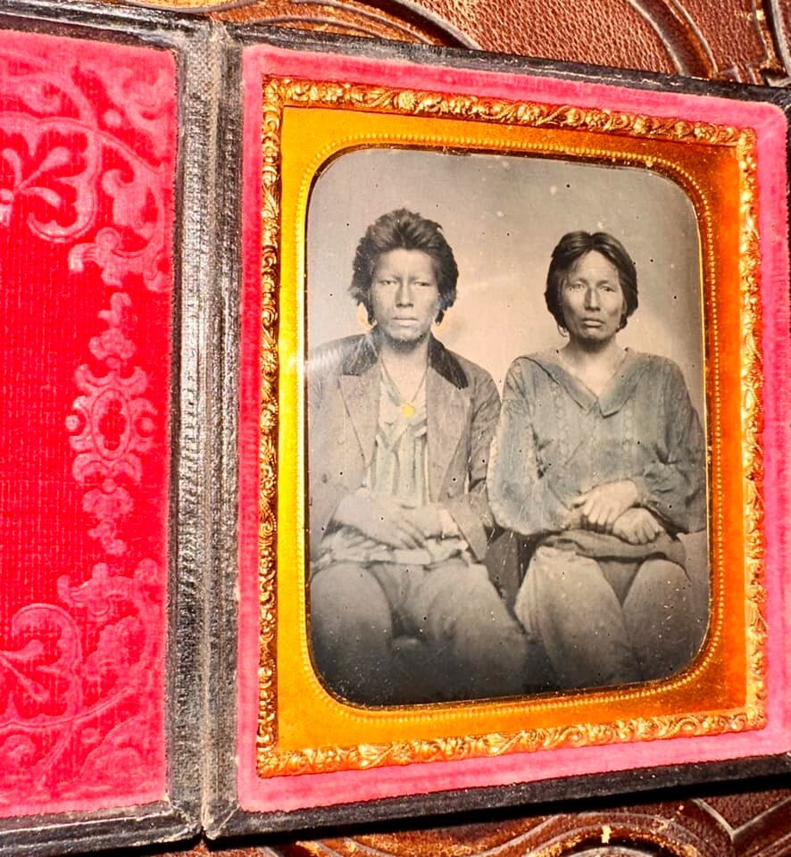 Rare 1/6 Tintype Photo Modoc Indian Coupl Antique Native American 1860s Original Rare 1/6 Tintype Photo Modoc Indian Coupl Antique Native American 1860s Original