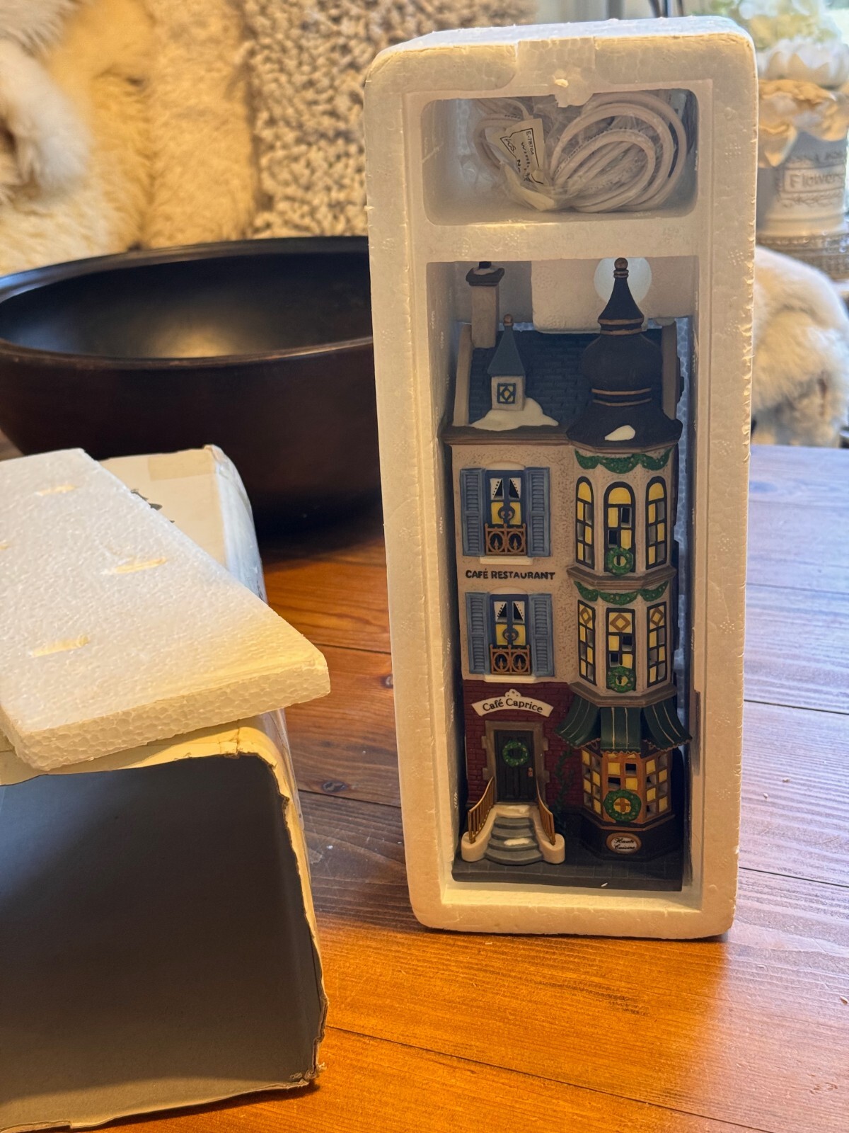 Vintage Dept 56 Christmas in the City 1996 Cafe Caprice French Restaurant-Box